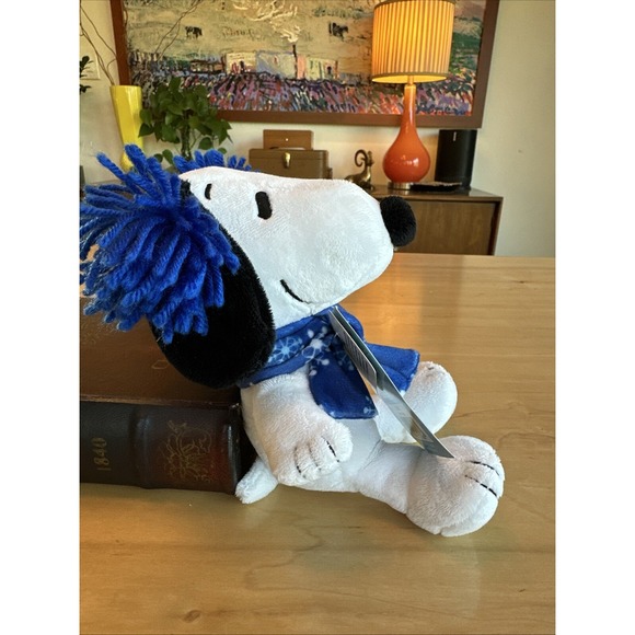 Snoopy Peanuts Christmas Musical Plush 2018 CVS Snoopy Plays Linus And Lucy - Picture 2 of 10